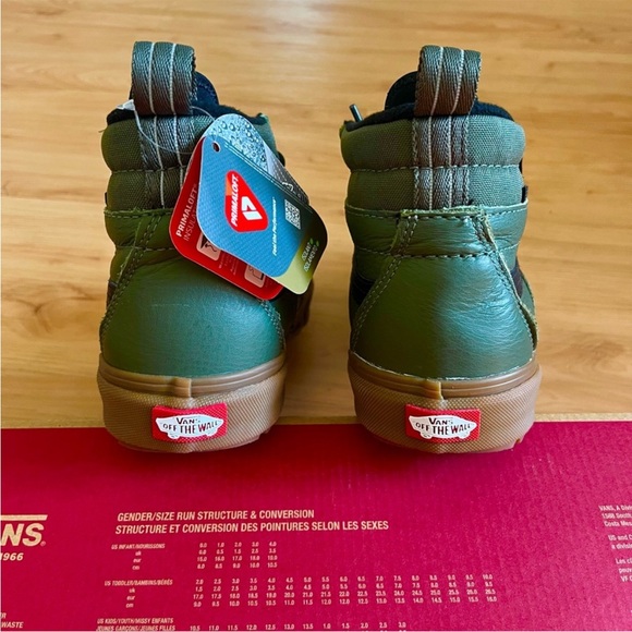 Vans Sk8-Hi Waterproof Insulated Shoe
Women 9.0 US Mens 7.5US - Picture 10 of 12